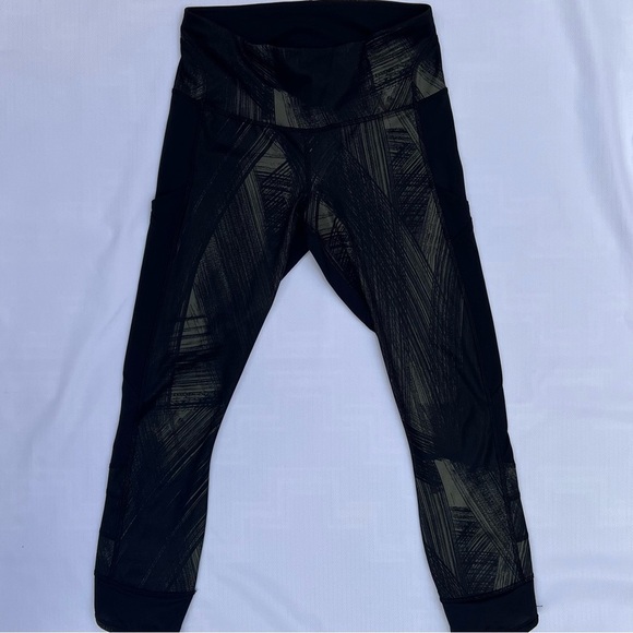 Lululemon Run the Course geometric green & black crop mid rise leggings - Picture 5 of 9